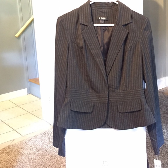 Size Large Gray Pinstripe Blazer - Picture 1 of 1