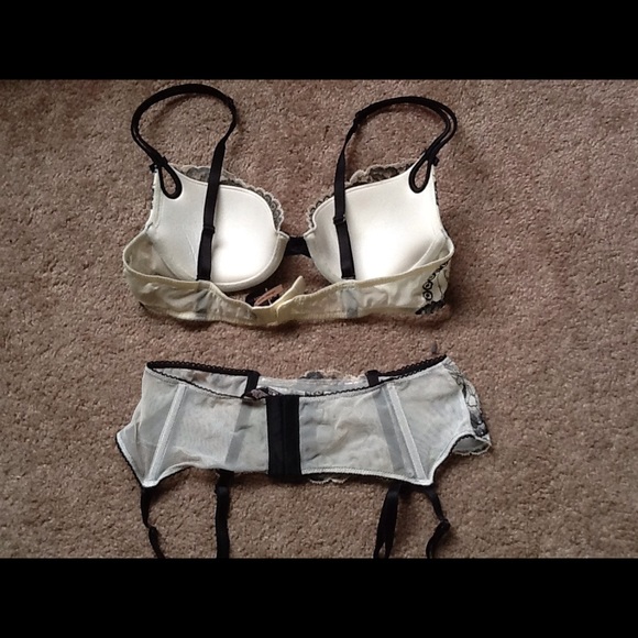 Sold - Picture 3 of 4