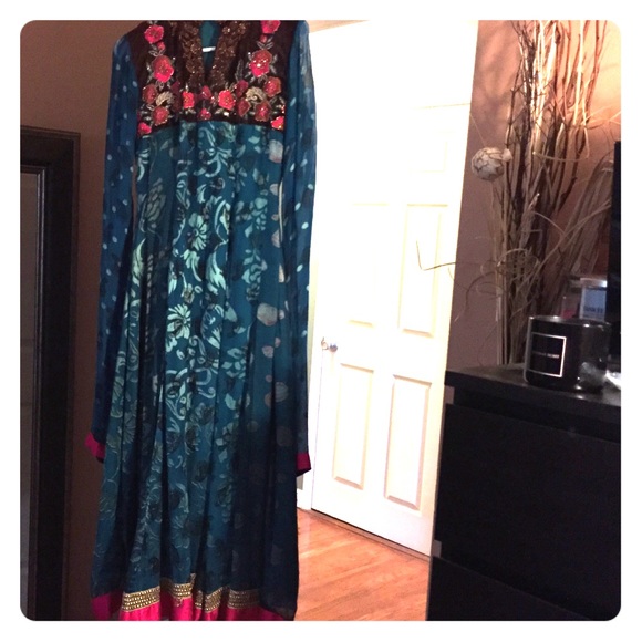3 piece Pakistani suite - Picture 1 of 4
