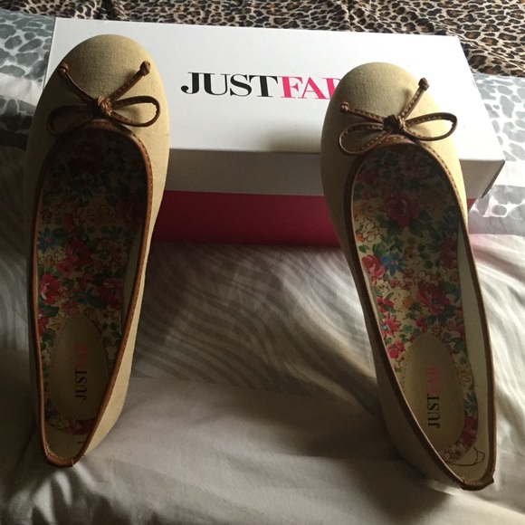 Flats - Picture 2 of 4