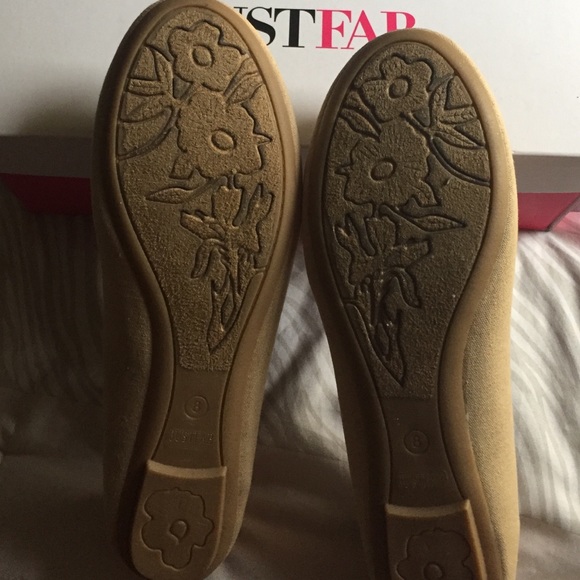 Flats - Picture 3 of 4