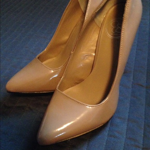 Jessica Simpson patent nude platform heels