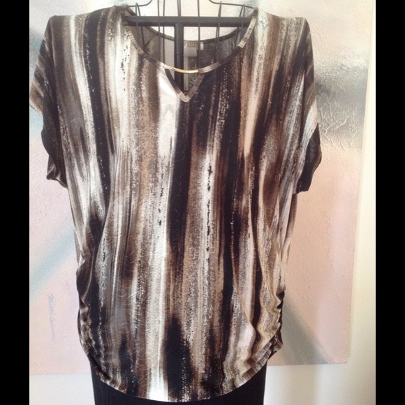 Lavish Tops - 🎉Blouse🎉