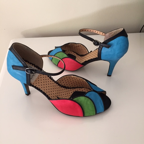 Bettie Page Burlesque Multi Color Pumps - Picture 3 of 4