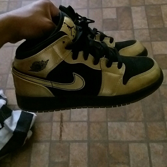 The black n gold ones