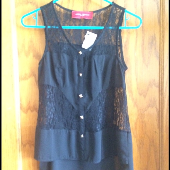 Akira blouse