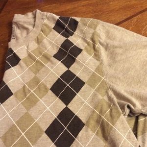 Men's Old Navy argyle t shirt