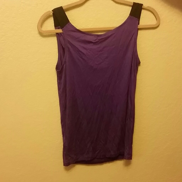 Tank tops - Picture 3 of 4