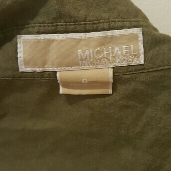 Top - Picture 2 of 2