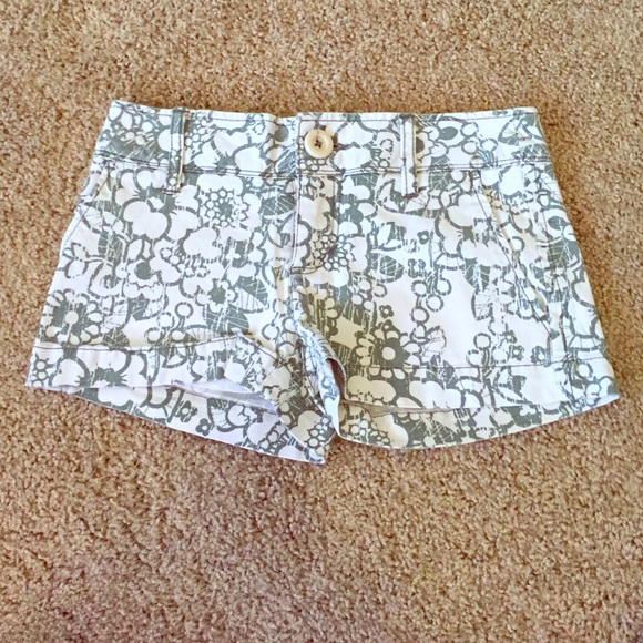 Floral shorts - Picture 1 of 2