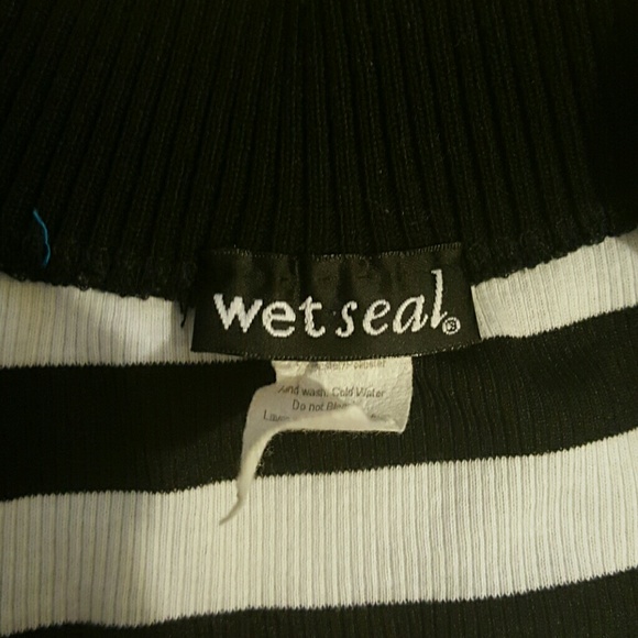 Top - Picture 2 of 2