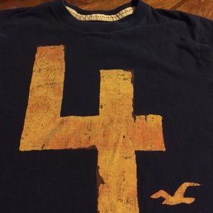 Men's Hollister t shirt