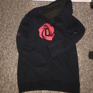 Drose sweater. It's in size XL in boys