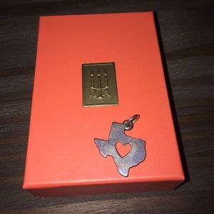 ✂️PRICE CUT✂️James Avery heart pendant