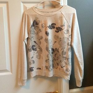 Only worn once Aerie Floral beige top.