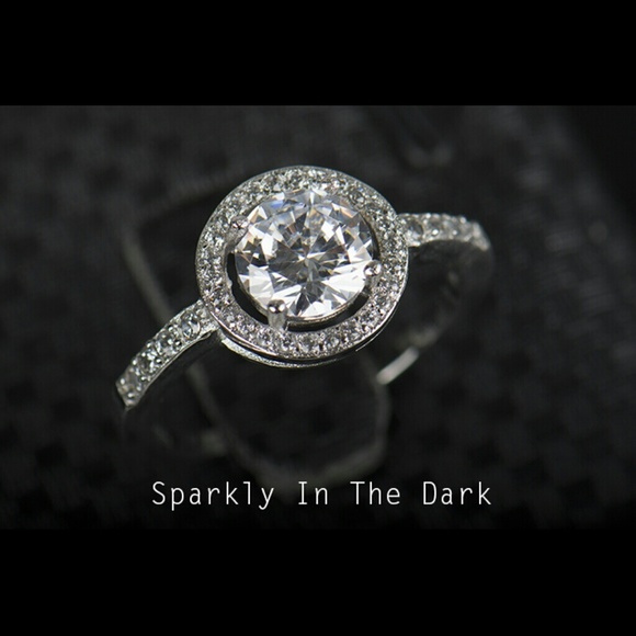 Sona Jewelry - 4.5 CTW halo style lab created diamond ring