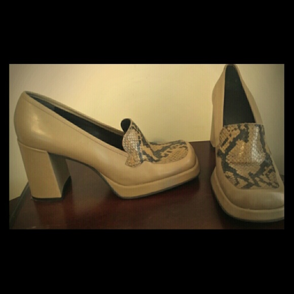 Camel colored snakeskin  pumps
