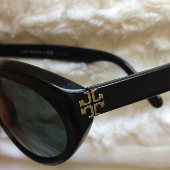 Tory burch sunglasses - Picture 3 of 4
