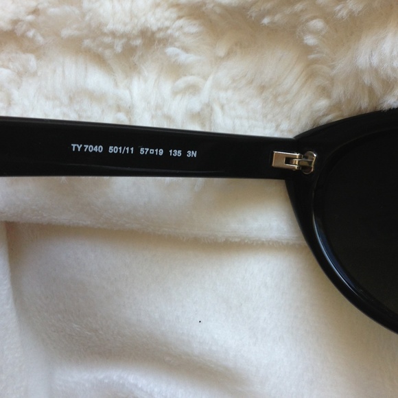 Tory burch sunglasses - Picture 4 of 4