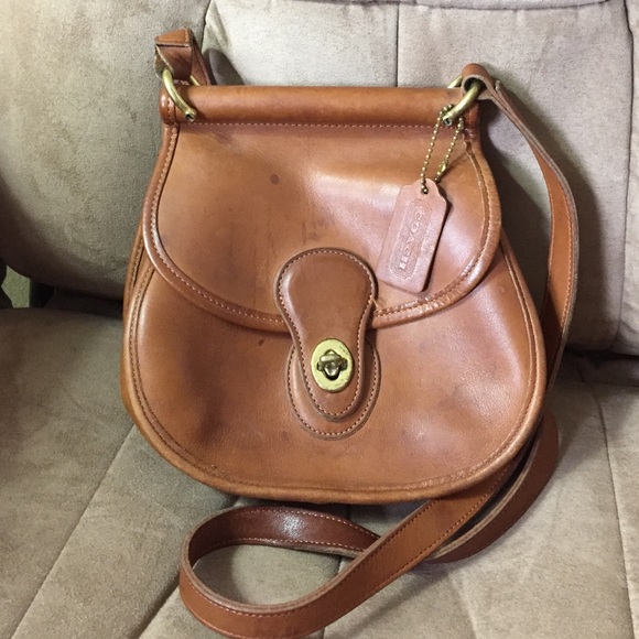 Small vintage Coach crossbody purse