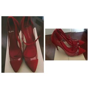 BCBG pointy toe pump
