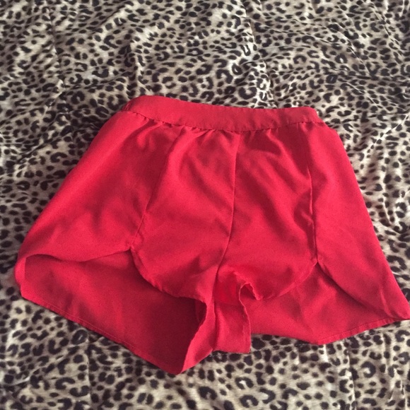 Pretty red high waist dolphin shorts