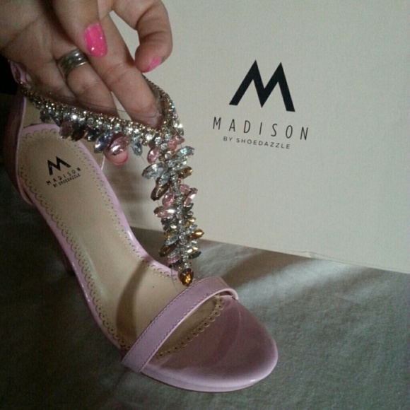 Brand new Madison heals - Picture 2 of 4