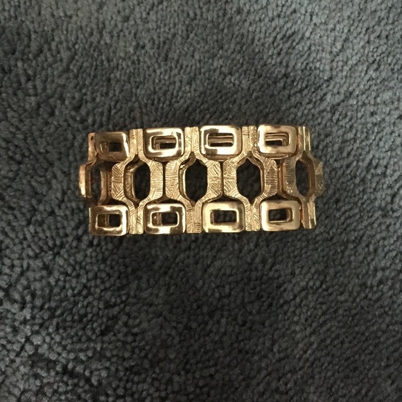 Gold bracket - Picture 1 of 2