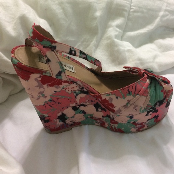 REDUCED: Steve Madden floral wedges