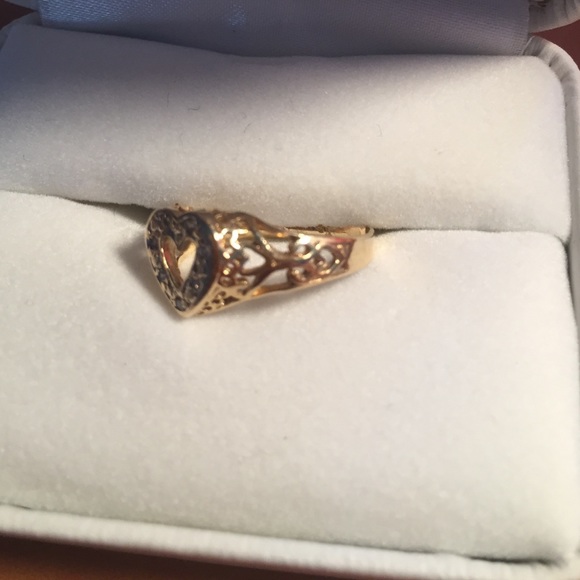 Diamond gold heart ring - Picture 2 of 3