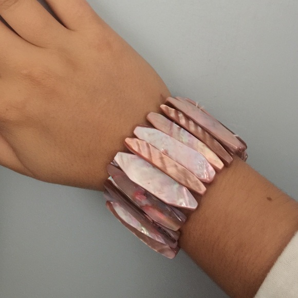 Pink shell bracket - Picture 2 of 2