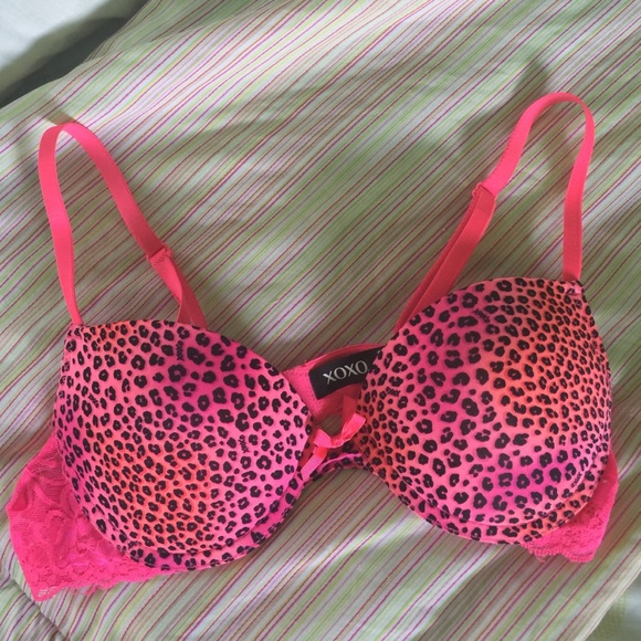 ❌❌SOLD❌❌PINK + BLACK CHEETA PRINT BRA NEVER WORN