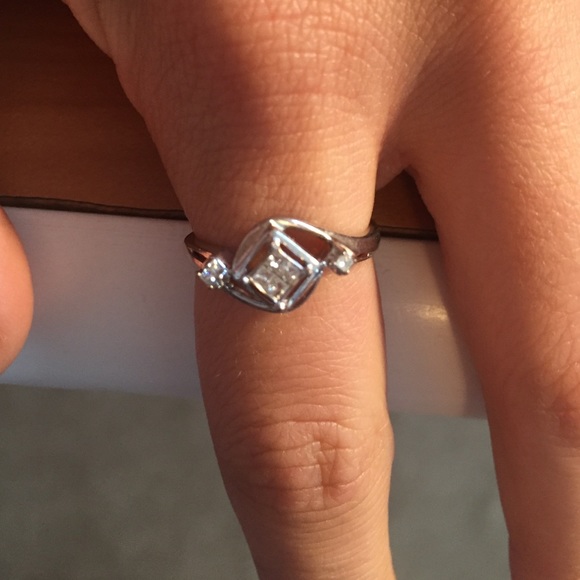 Sterling silver ring! - Picture 2 of 2