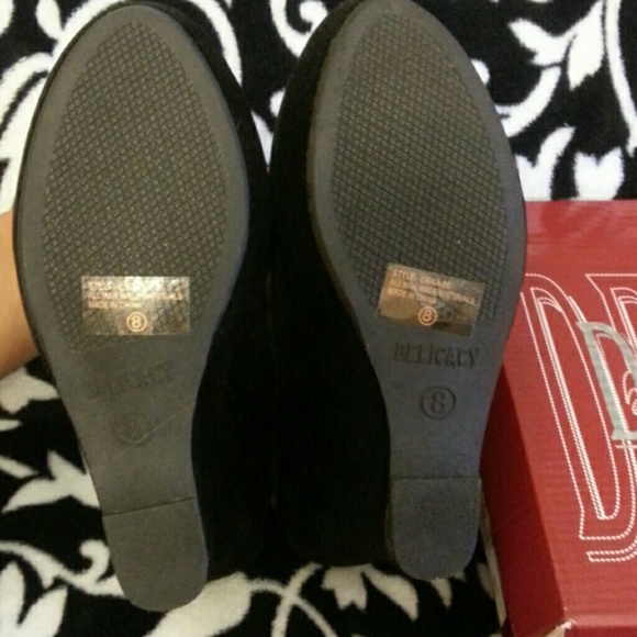 Black closed toed wedges❌❌SOLD❌❌ - Picture 4 of 4