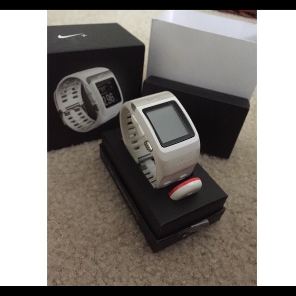 Nike Sportwatch With GPS - Picture 2 of 3