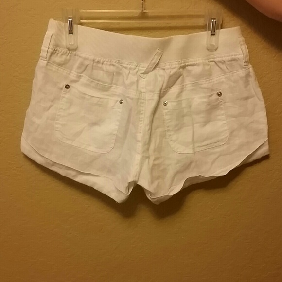 Shorts - Picture 2 of 4