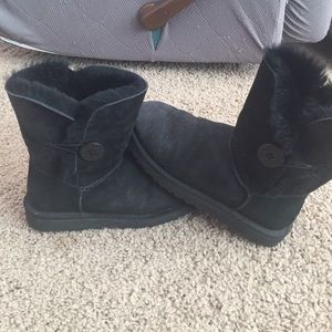 Black uggs