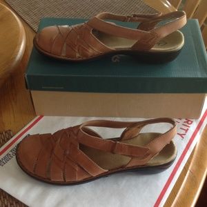 Clark's "Ina kiss" brown Mary Jane shoe