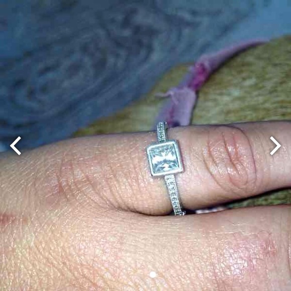 Ring - Picture 2 of 4