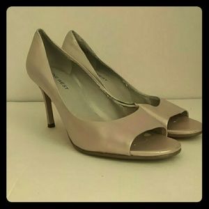 NINE WEST PALE PINK HEALS