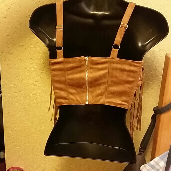 Crop top - Picture 2 of 3