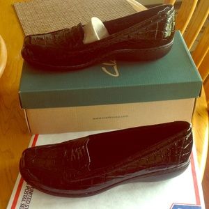 Clark's Bendables Croc Embossed Slip on Loafers