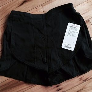 Lululemon wake & flow shorts