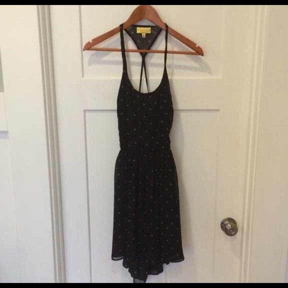 Open back black dress - Picture 2 of 3