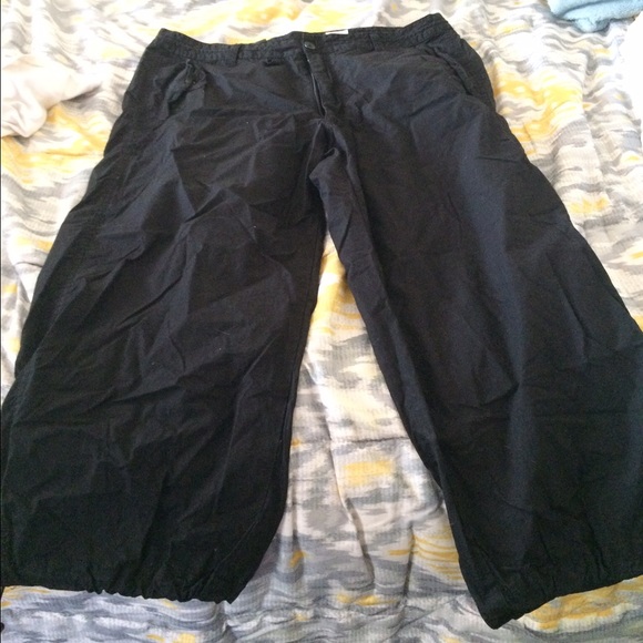 H&M men's navy blue capris