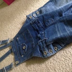 Overalls// skinny jeans