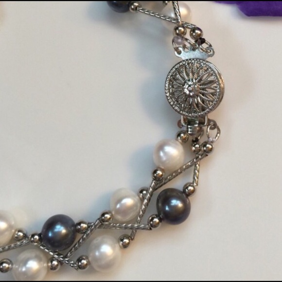 🎉HP🎉NWOT Black & White Pearl Necklace - Picture 3 of 3