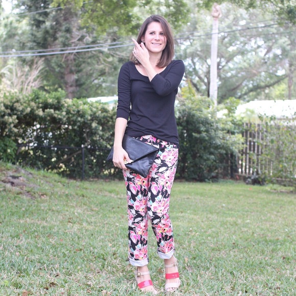 LOFT Pants - Floral printed pants LOFT Pants - Floral printed pants