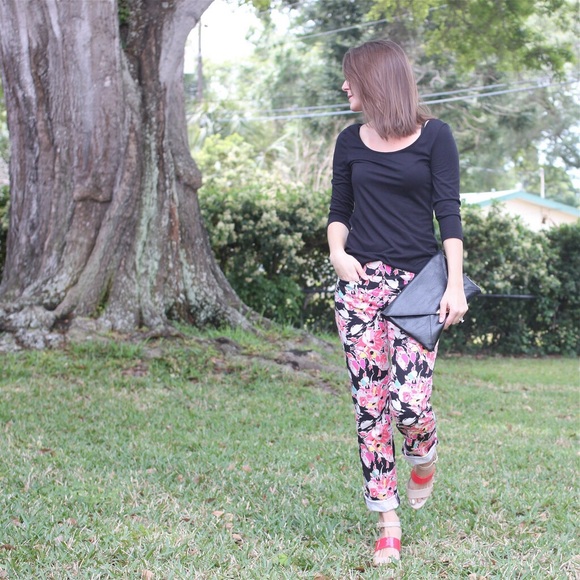 LOFT Pants - Floral printed pants LOFT Pants - Floral printed pants