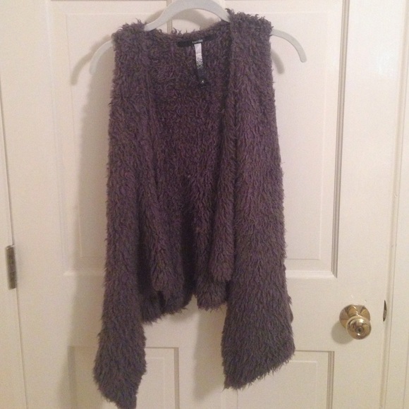 Kensie shaggy faux fur vest